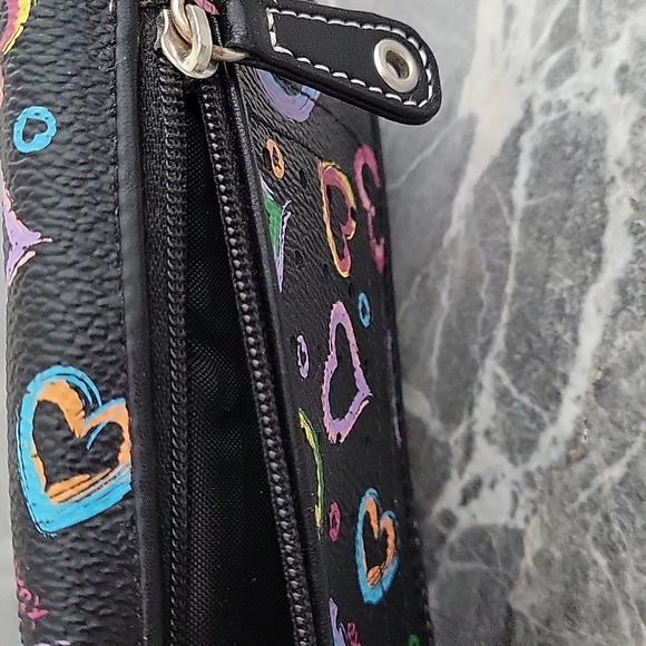 XOXO TEXTURED VEGAN WALLET - Picture 4 of 5